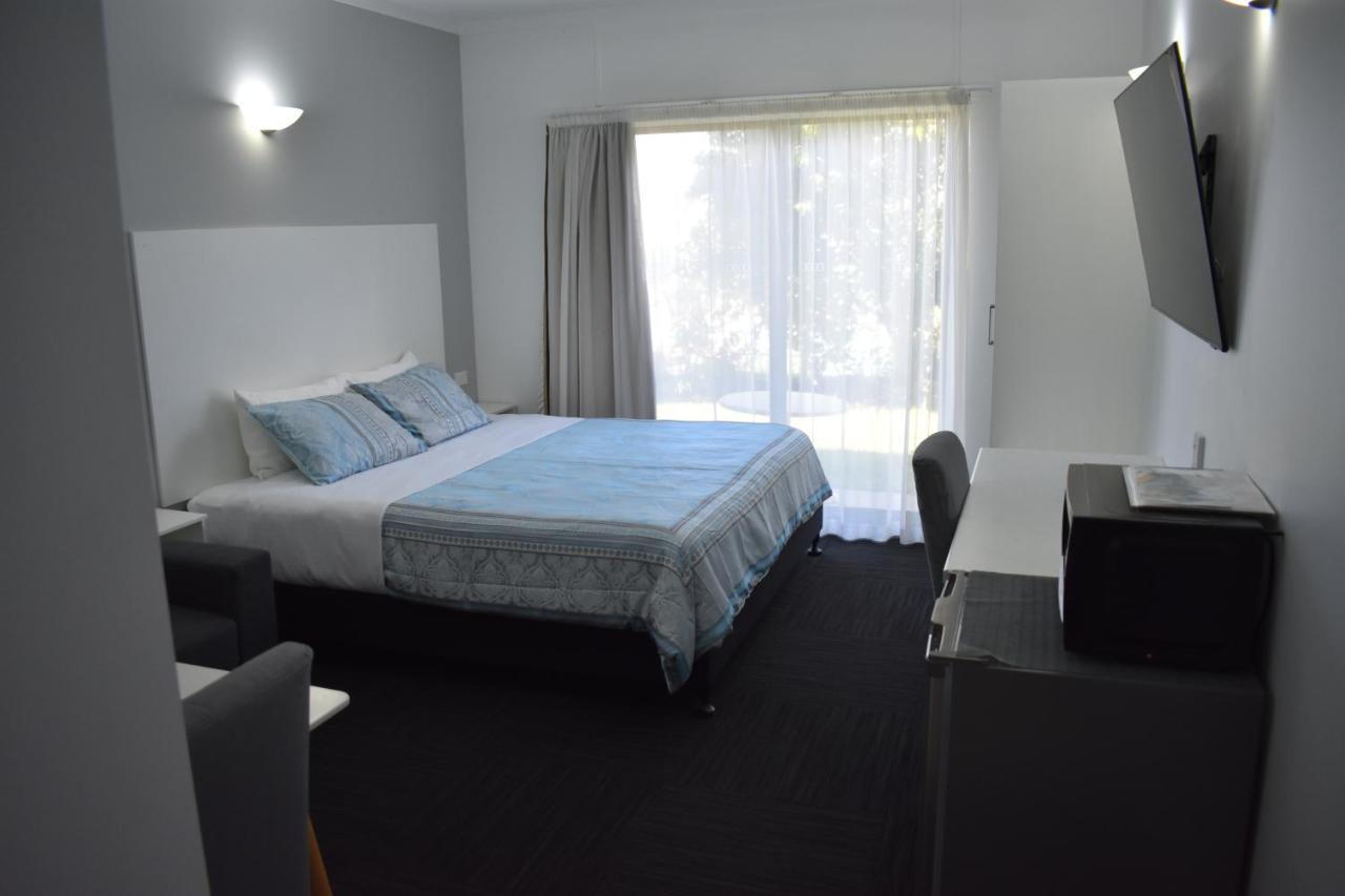 Riviana Motel Deniliquin Dış mekan fotoğraf