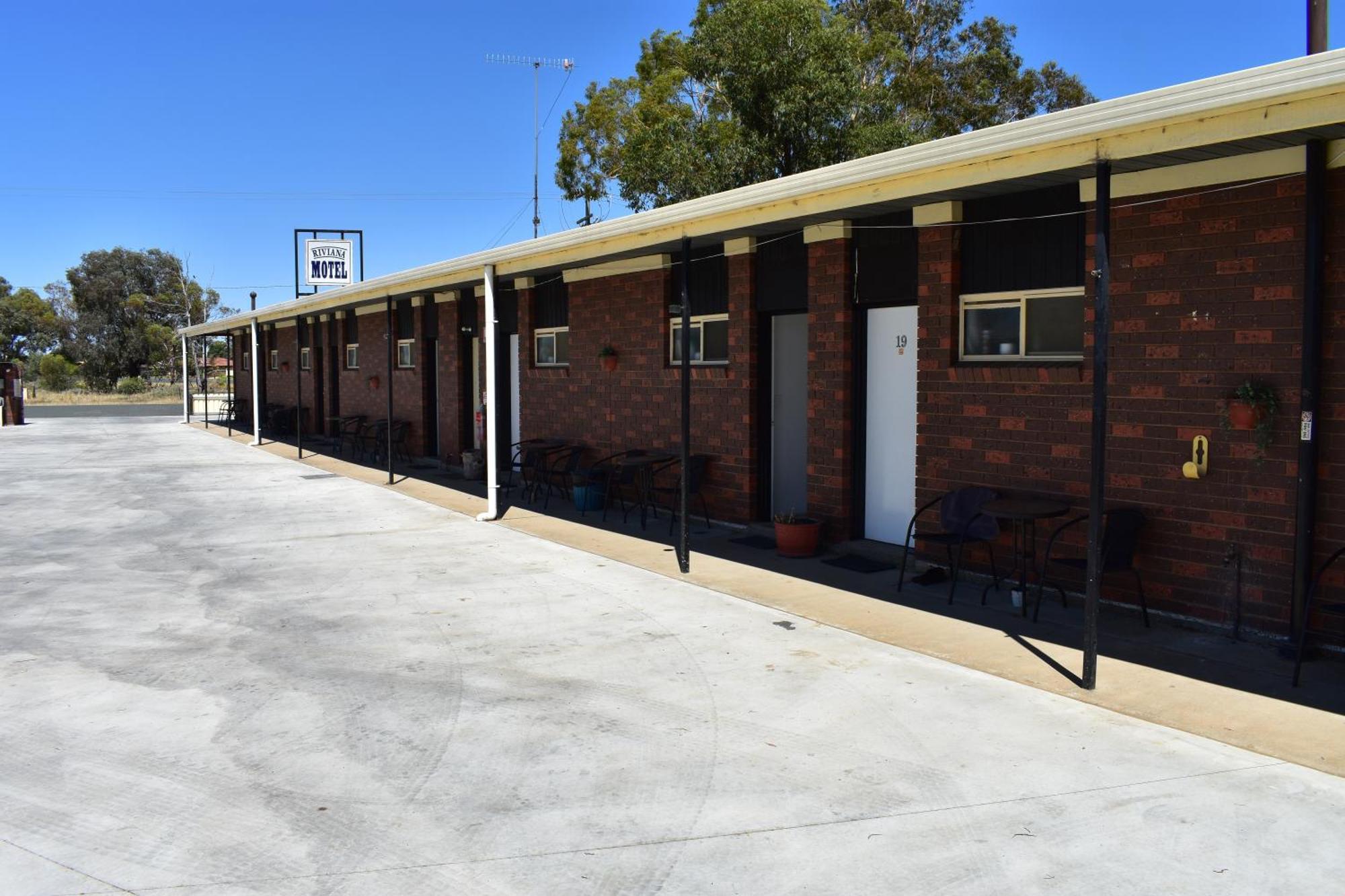Riviana Motel Deniliquin Dış mekan fotoğraf