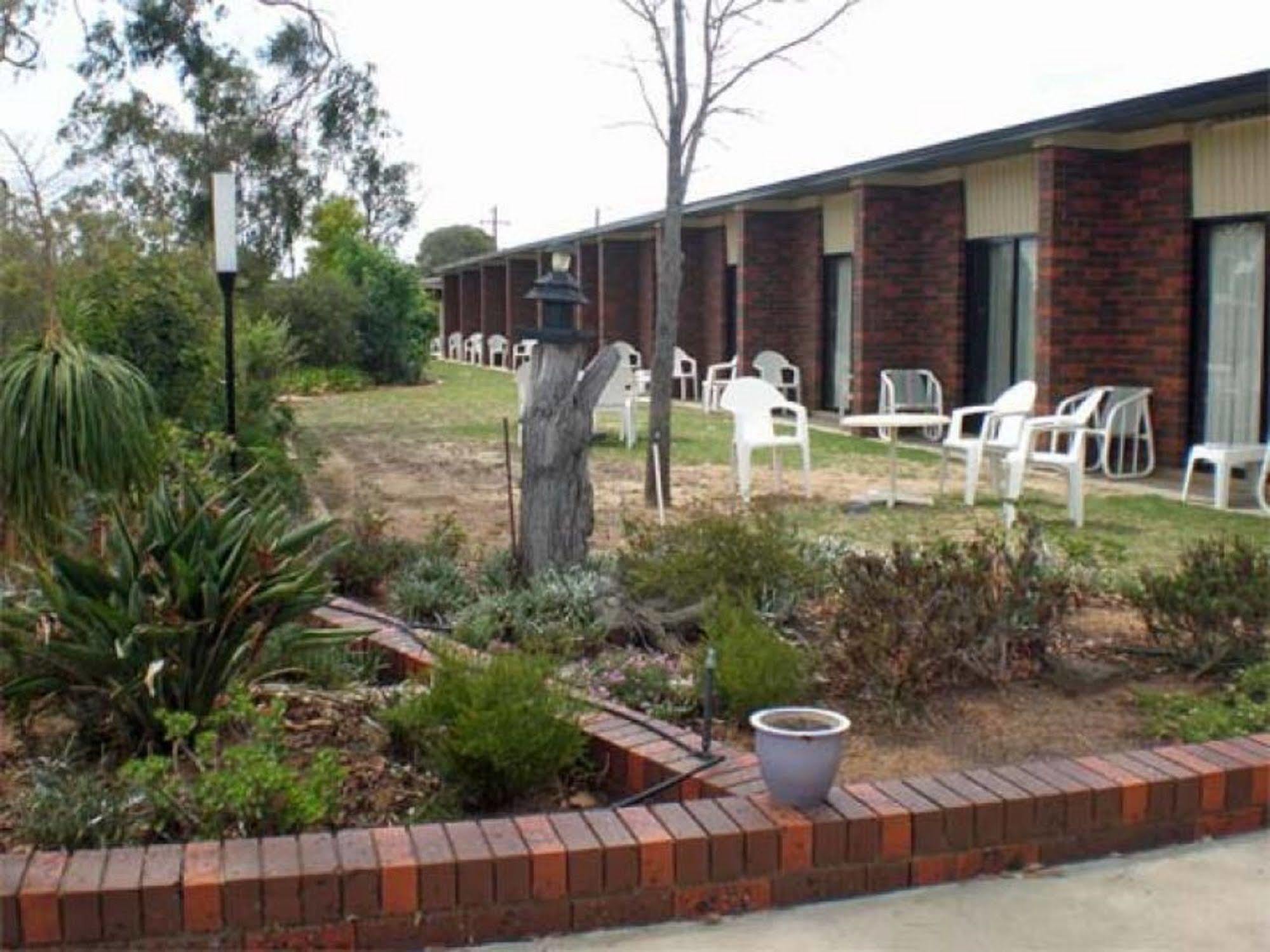 Riviana Motel Deniliquin Dış mekan fotoğraf