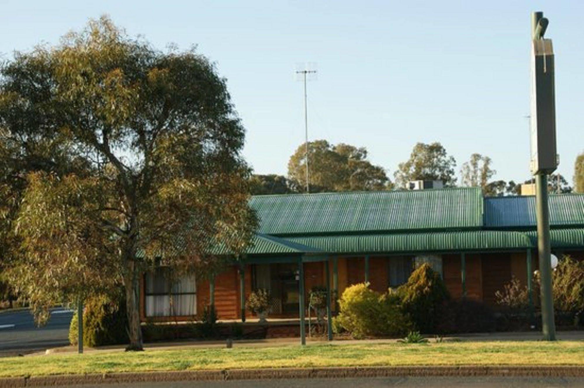 Riviana Motel Deniliquin Dış mekan fotoğraf